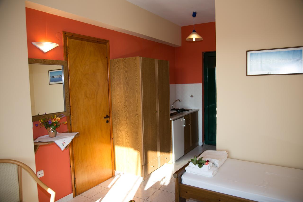 Almyros Studios & Apartments Kounopetra Bagian luar foto